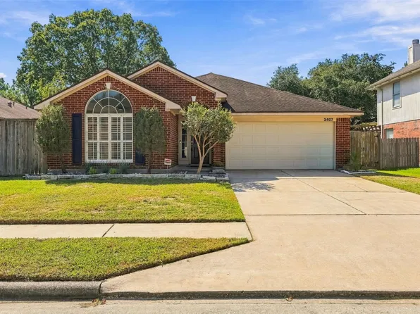 3407 Crystal Dove Dr, Spring, TX 77388
