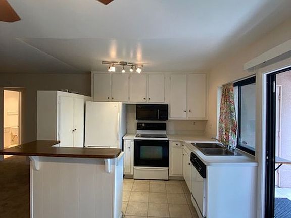 5th image of 7855 Cowles Mountain Ct Unit A28