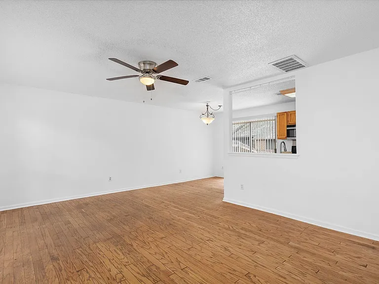 1015 E Yager Ln #79 — Photo 6