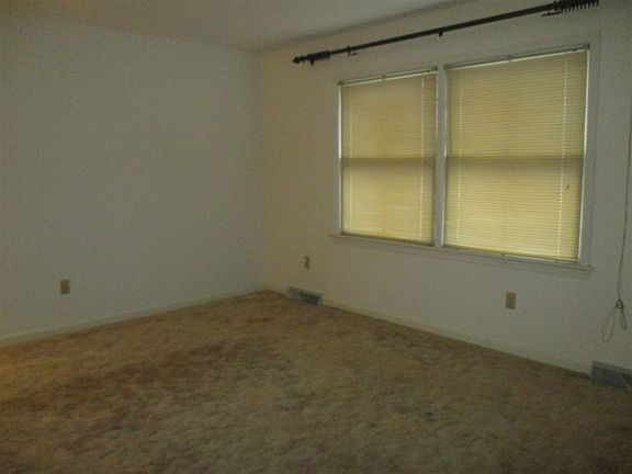 2nd image of 336 Dogwood Cir