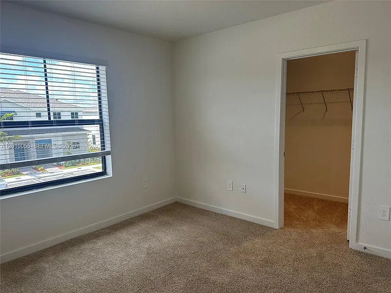 509 NE 1st Dr — Photo 15