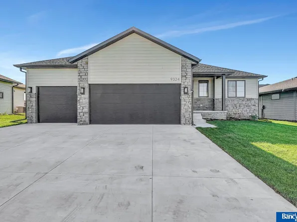 9324 86th St, Lincoln, NE 68526