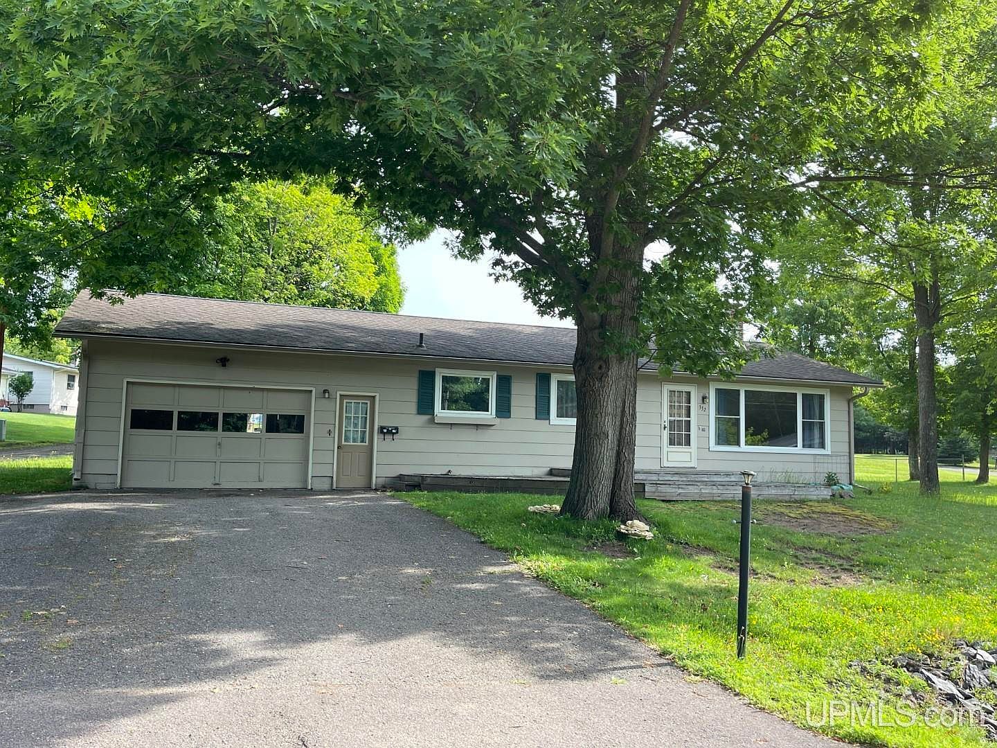 332 E Kingsford Ave, Lanse, MI 49946 Zillow