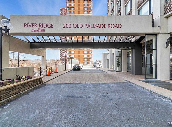 2nd image of 200 Old Palisade Rd APT 8B