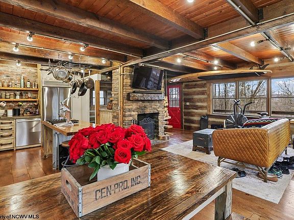 3rd image of 54 Cabin Mountain Rd
