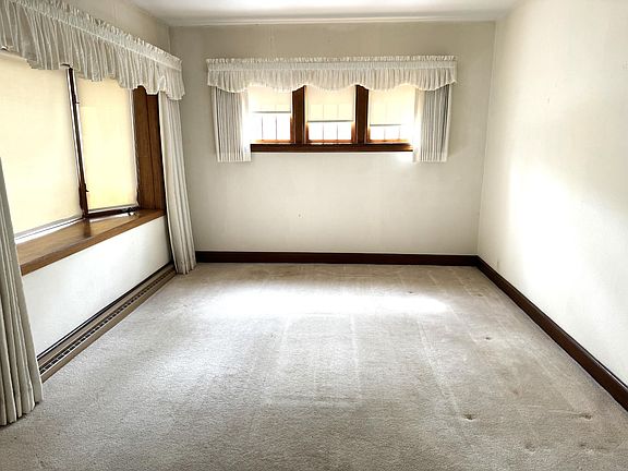 4th image of 222 Superior St #S