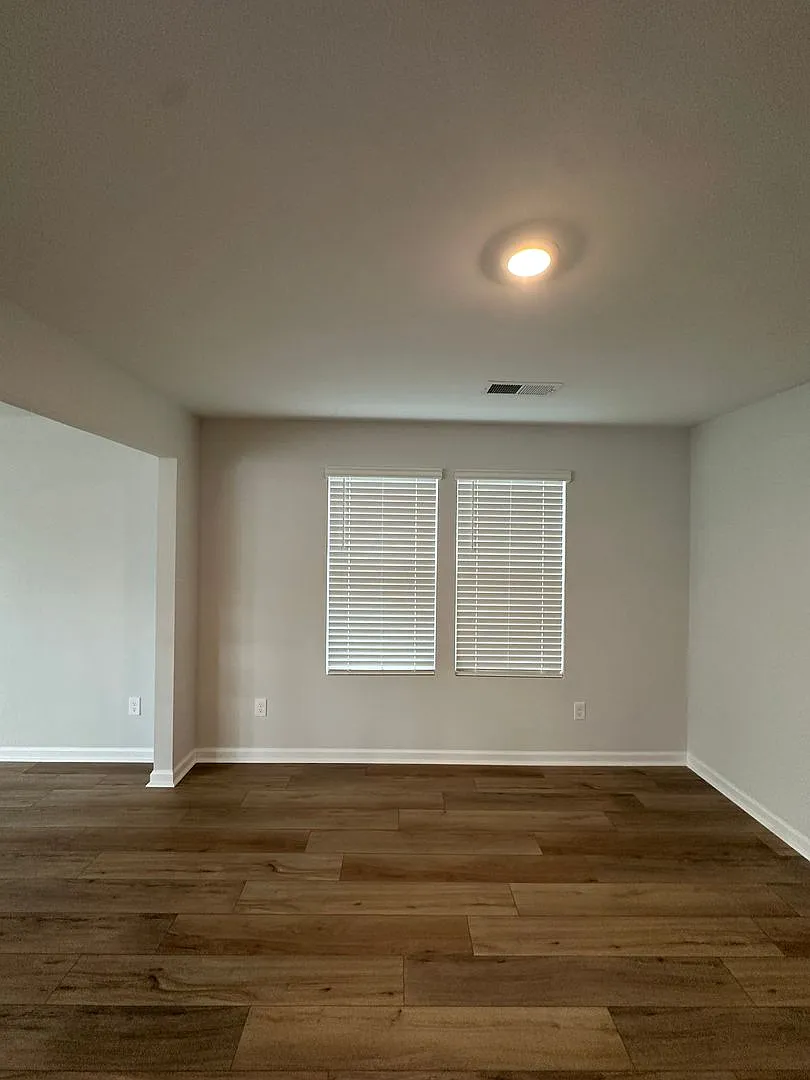 Never lived in home!! New Build — Photo 2