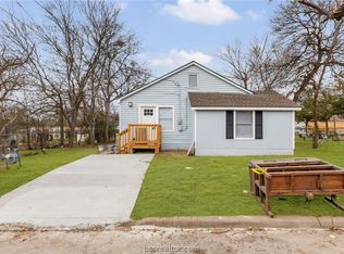 806 Walnut St, Bryan, TX 77803