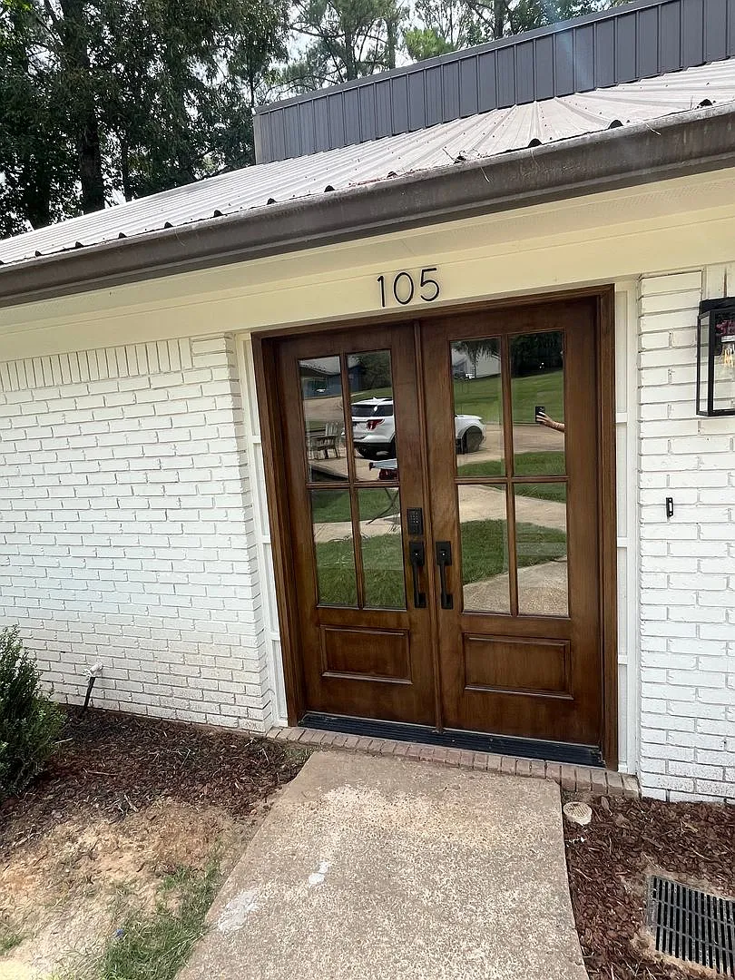 3 Bed 3 Bath Condo Located in Golf Club Gated Community — Photo 2