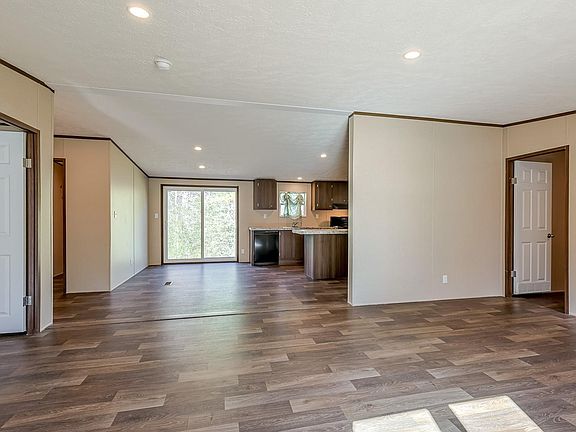 2nd image of 15 Great Oak