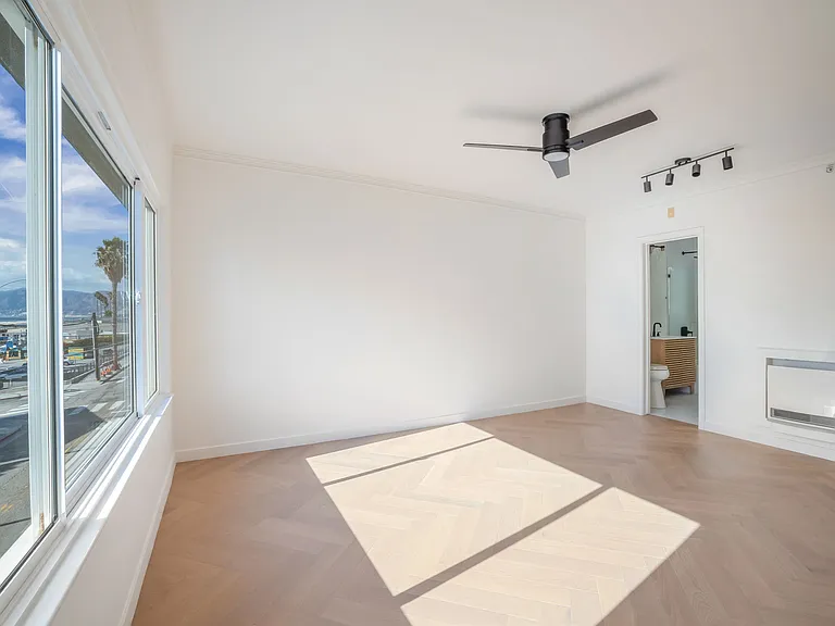 1661 Appian Way #101 — Photo 20