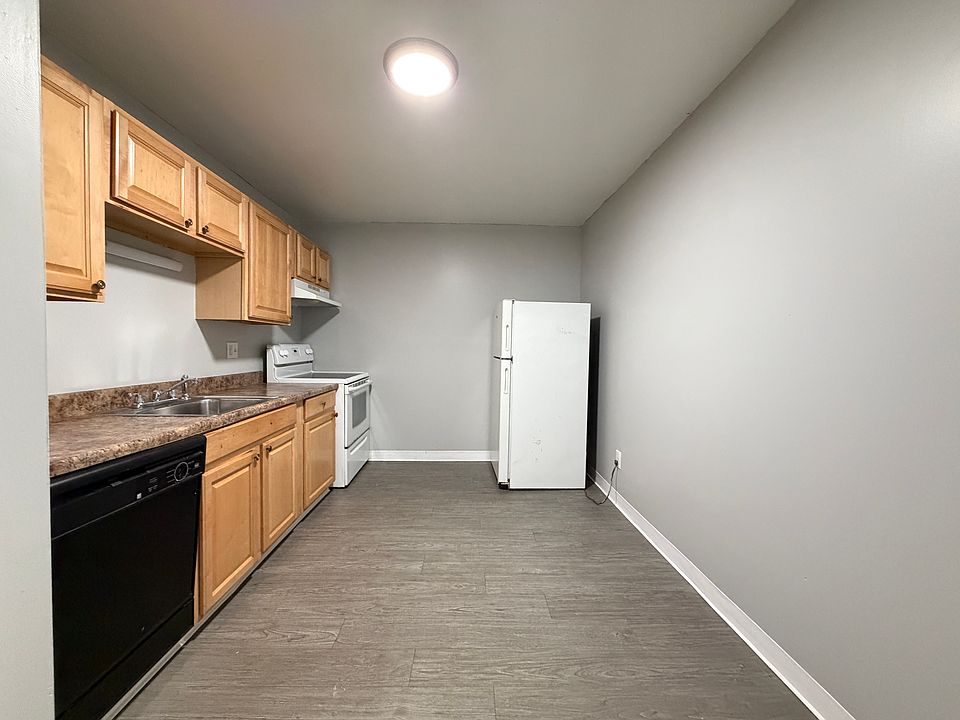 1st image of 258 Eastern Ave #3