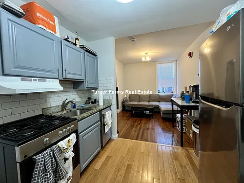722 E 6th St Photo 1