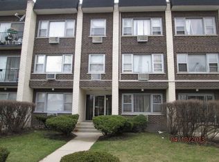 1615 Howard St APT 201, Evanston, IL 60202