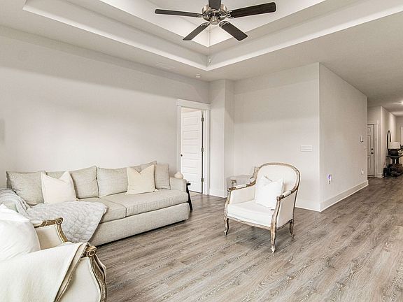 5th image of 5776 Danbury Blvd