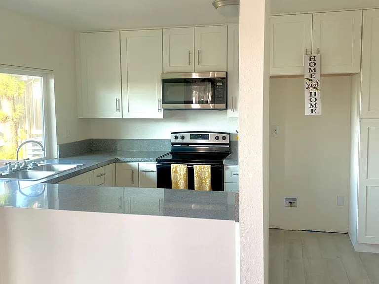 6818 Los Verdes Dr #5 — Photo 2
