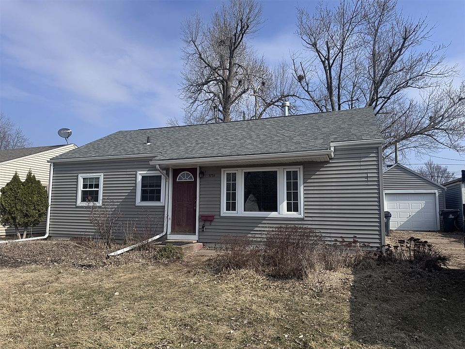1st image of 3735 Kencrest Dr NE