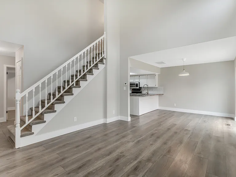 683 Seymore Dr — Photo 5
