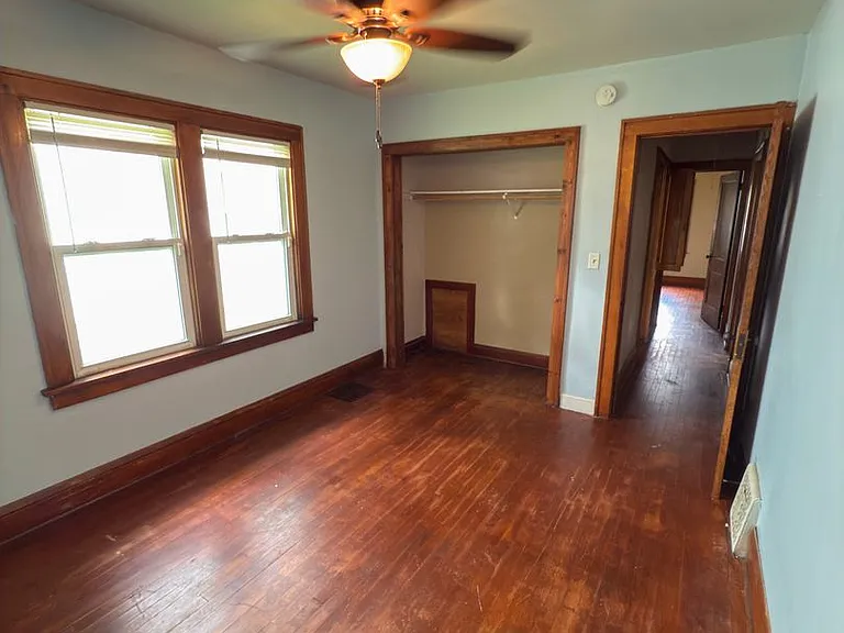 2614 Dupont Ave N — Photo 15