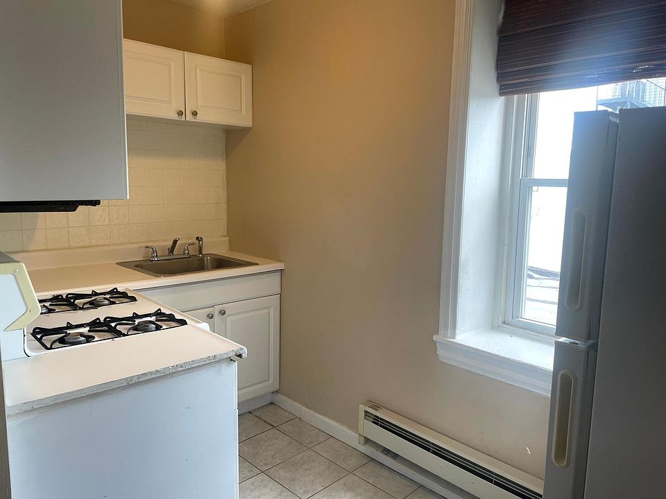 1855 N Willington Apt 3 - Kitchen