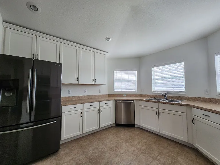737 Buccaneer Blvd — Photo 4