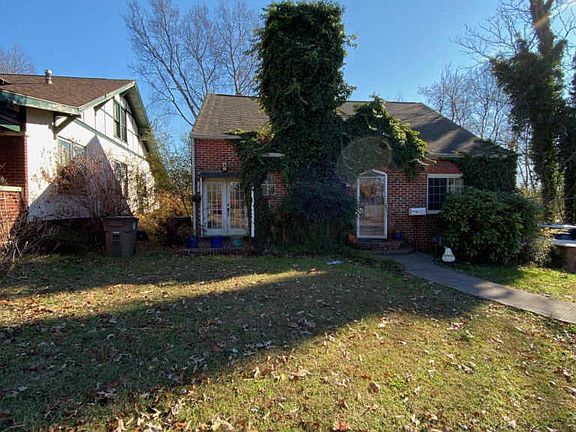 2nd image of 2114 Washington Pike