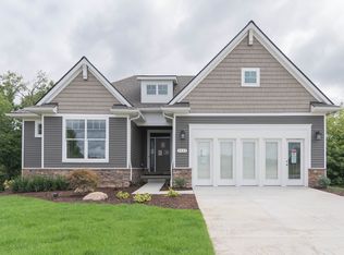 5535 Hickory View Dr, Hamburg, MI 48189