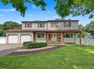 7 David Dr, Selden, NY 11784