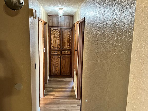2nd image of 650 W Linden Dr