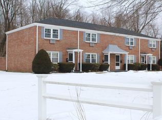 27 Dewey Ave APT 11, Westfield, MA 01085