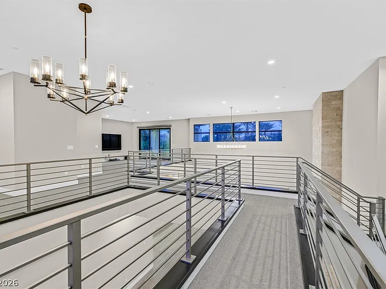 65 Garibaldi Way — Photo 34