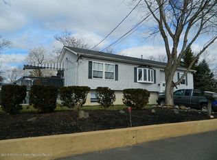 127 Main St, Farmingdale, NJ 07727