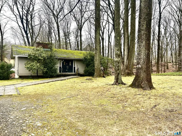 25 Lords Highway East, Weston, CT 06883