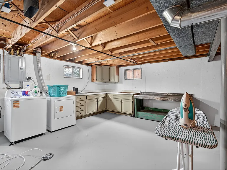 1553 Cove Ln — Photo 41
