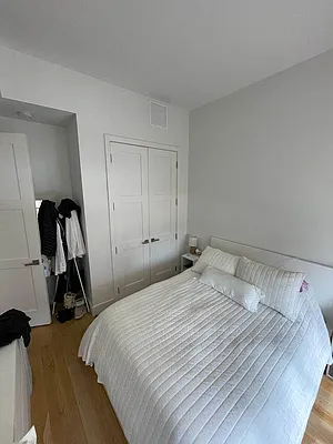 Rented by AYM NYC LLC | media 5