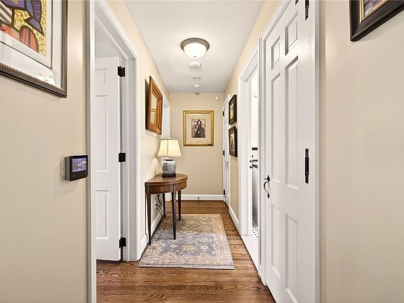 5th image of 220 Overbrook Rd
