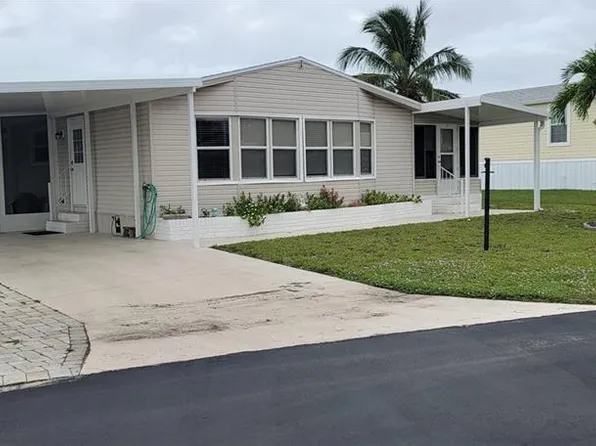 4700 Tahiti DR, BONITA SPRINGS, FL 34134