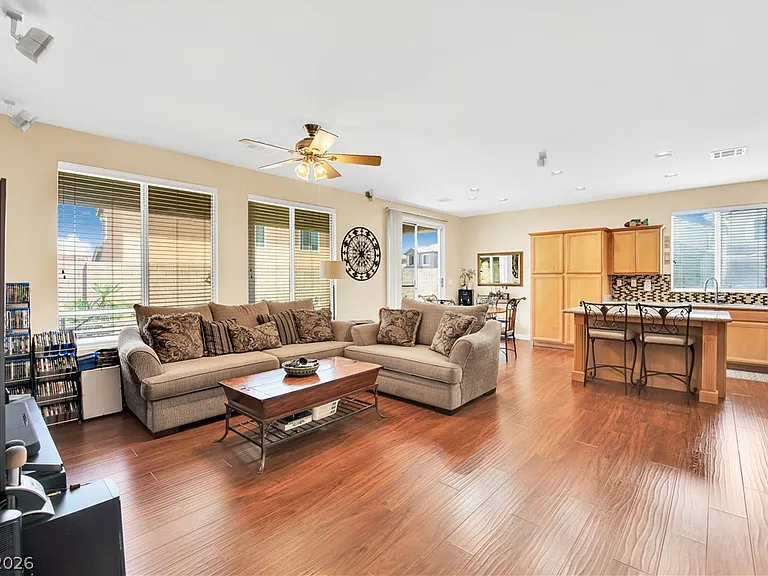 668 Sunrise Lake Pl — Photo 10