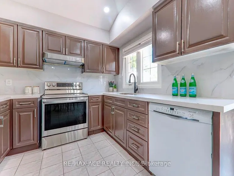 1539 Napanee Rd — Photo 3