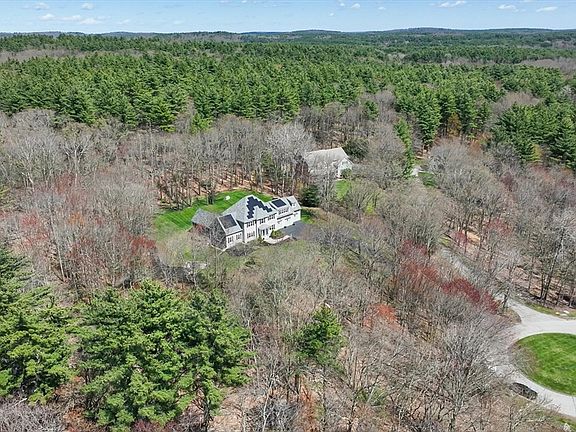 2nd image of 15 Hubbard Ln