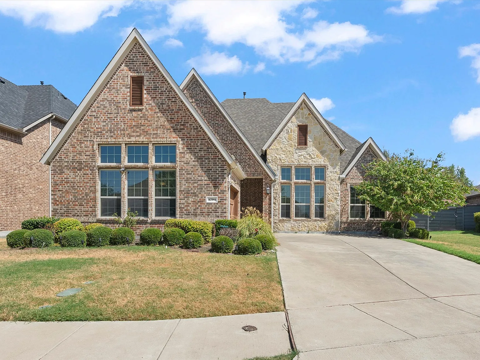 4 bed, 3136 sqft, $3,400 — Photo 1