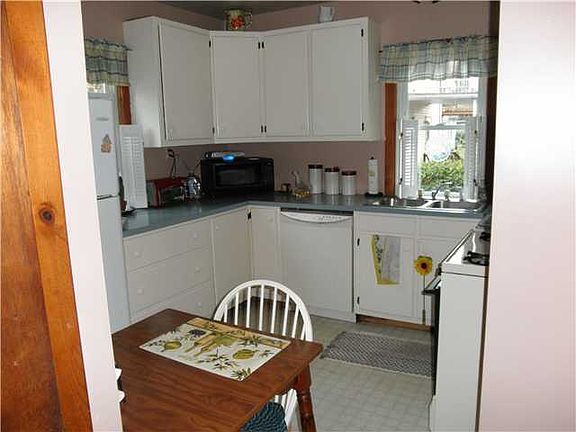 5th image of 36 Kohler St