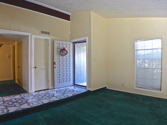 5th image of 7116 Cloverglen Dr
