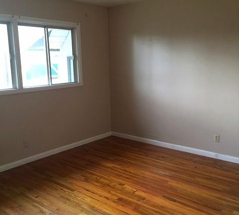 3rd image of 1030 Stanger Ave