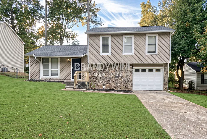 3 bed, 2.5 bath, 1632 sqft, $1,727 — Photo 2