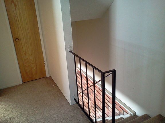 3rd image of 7328 Franklin Blvd APT 2