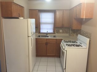 100 Vana Dr APT 8, Willow Springs, IL 60480