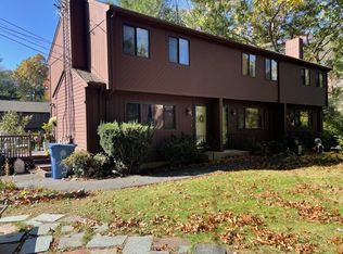 574 Dedham St, Wrentham, MA 02093