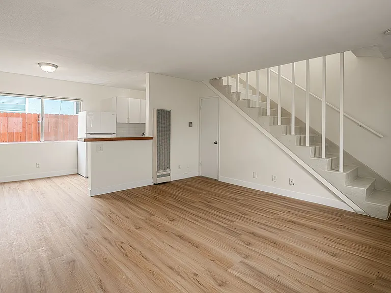 1315 Ocean Park Blvd #2 — Photo 2