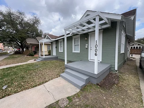 1006 Studewood St Photo 1